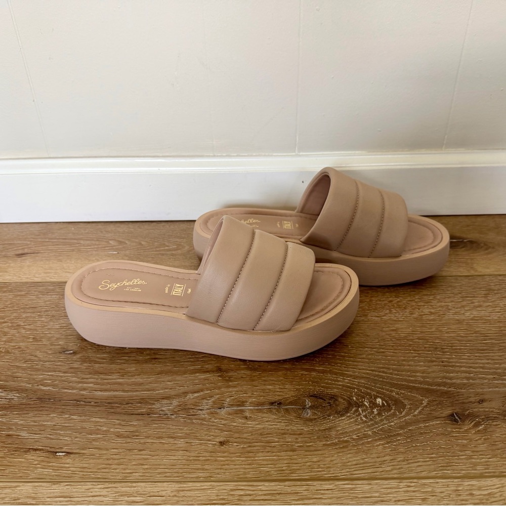 Seychelles Women's Nude Padded Slide Sandals sz 9